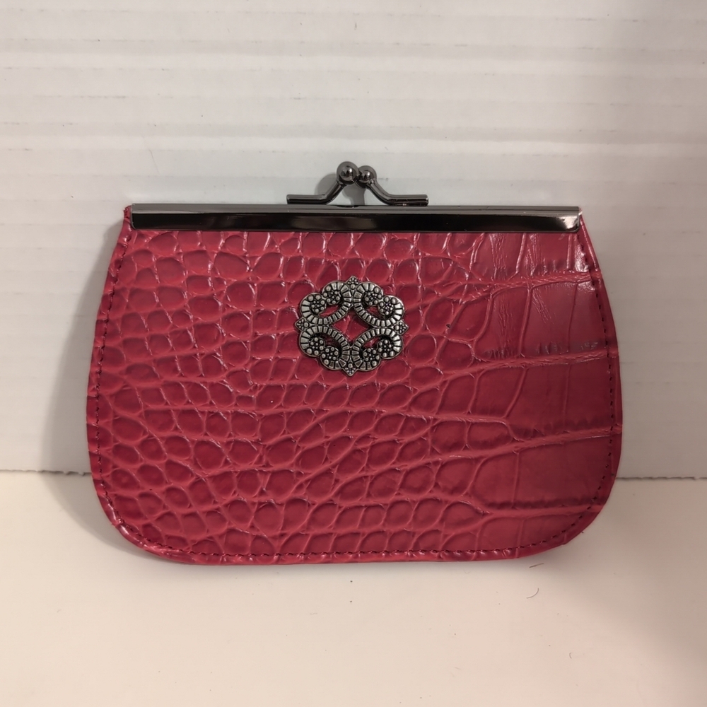 R D Leather Wallet Change Purse With Silver Decorative Emblem‎